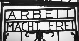 arbeit macht frei gate